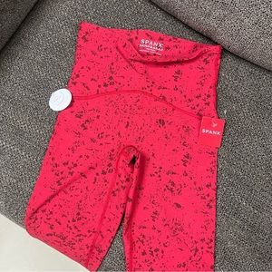 SPANX Booty Boost Active Crushed 7/8 Length Red Size Small